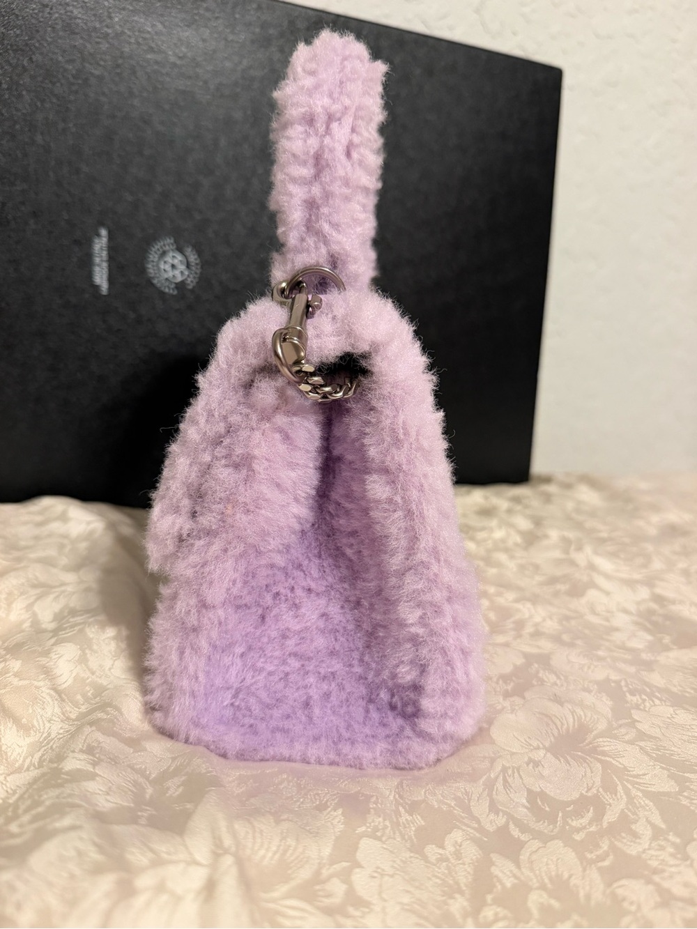 Marc Jacob’s Lavender Faux-Shearling Top-Handle Bag - Picture 4 of 9
